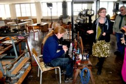 Auch Handarbeit wird hier noch getätigt.