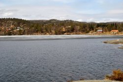 Das Eis knistert beim Auftauen