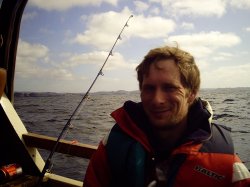 Axel freut sich mal wieder.