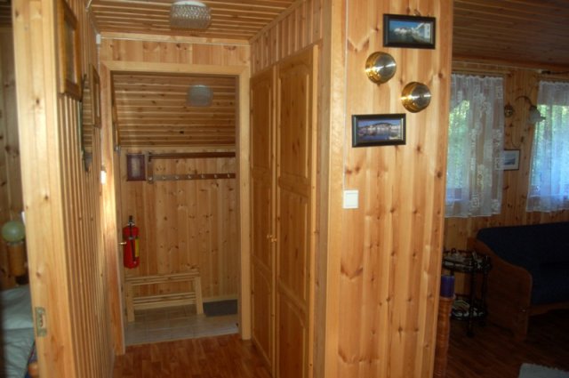 Südnorwegen Reiseführer - Bilderbuch - Schränke im Eingangsbereich