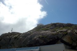 Über dem Infocenter der alte Leuchtturm